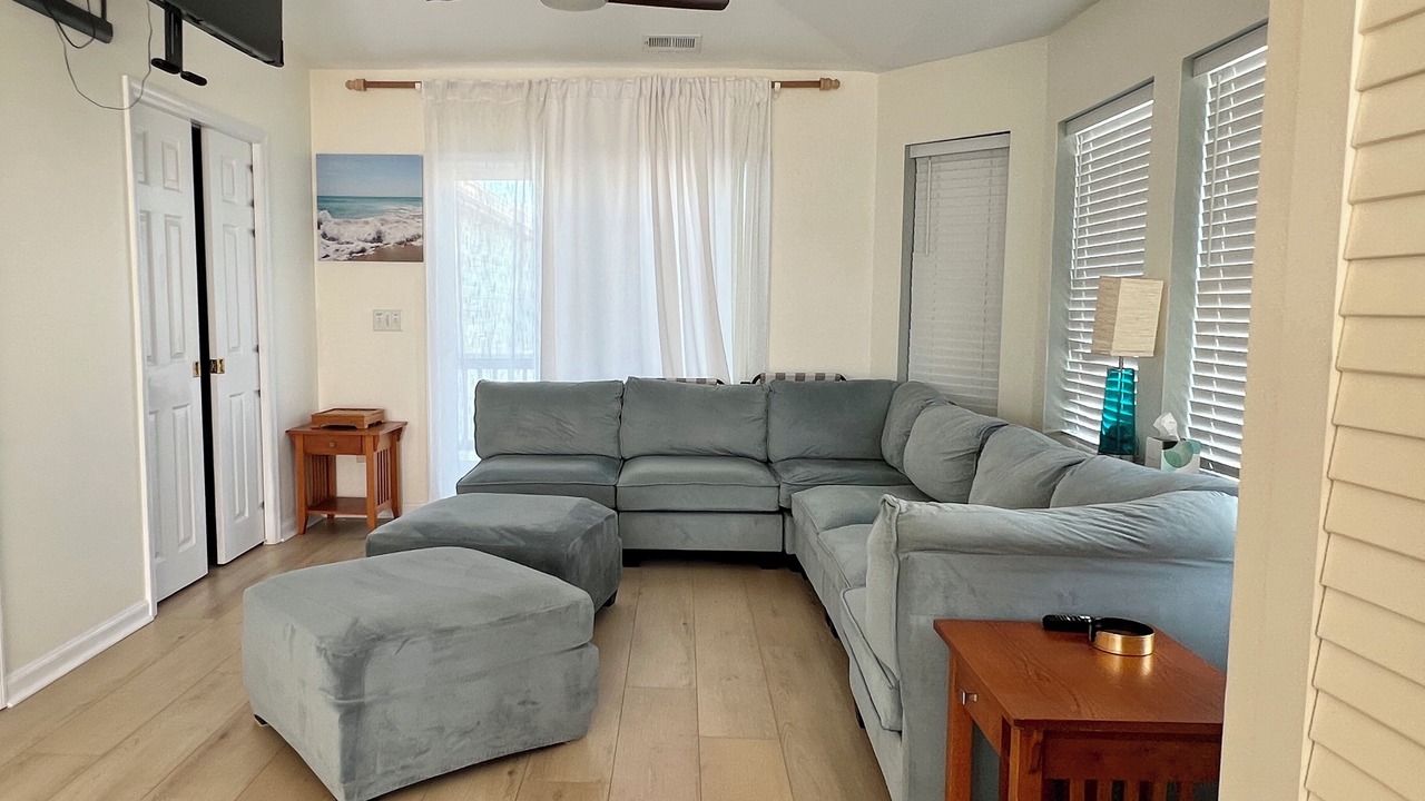 Photo of Livingroom in North Topsail Beach