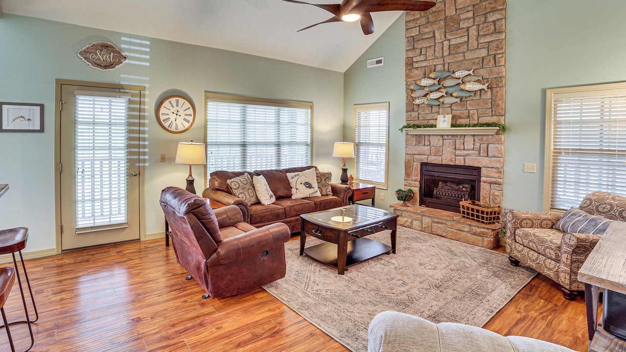 Photo of Livingroom in Branson West