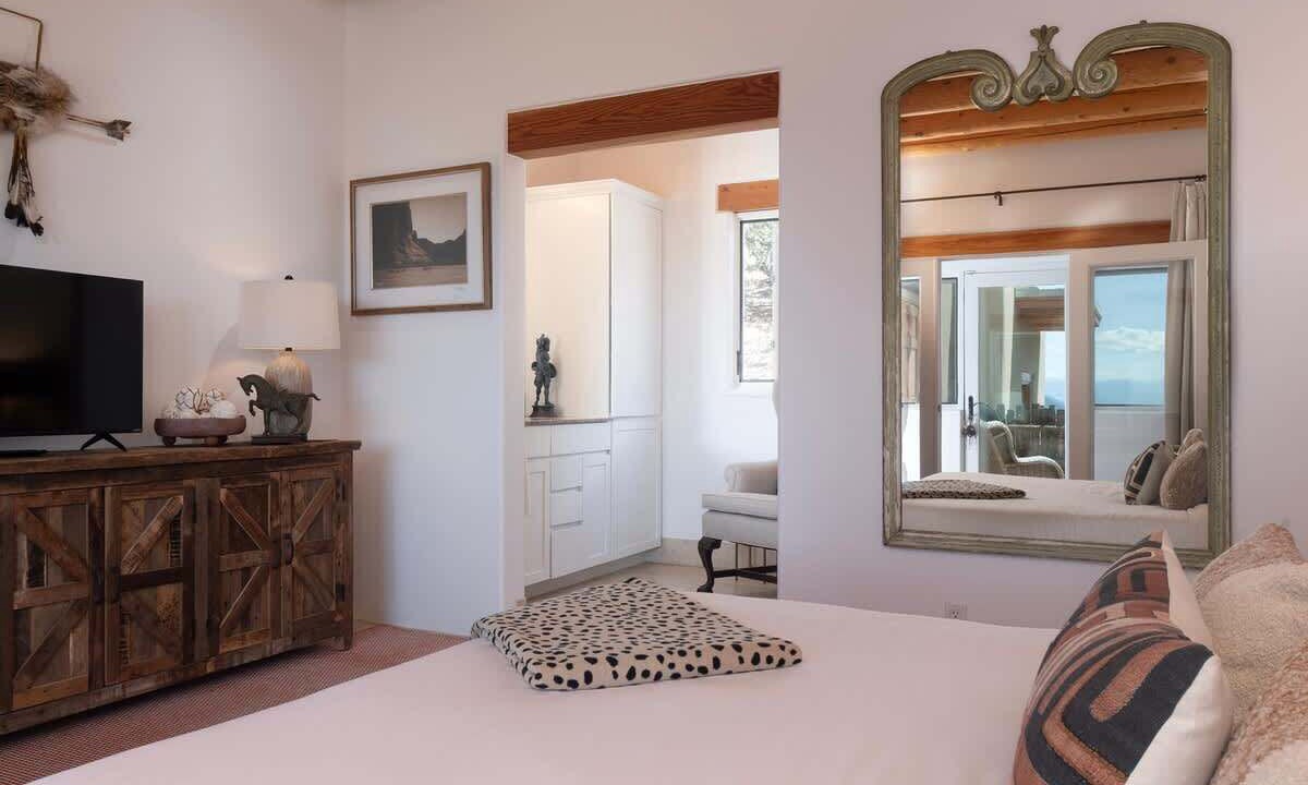 Photo of Bedroom in Tesuque