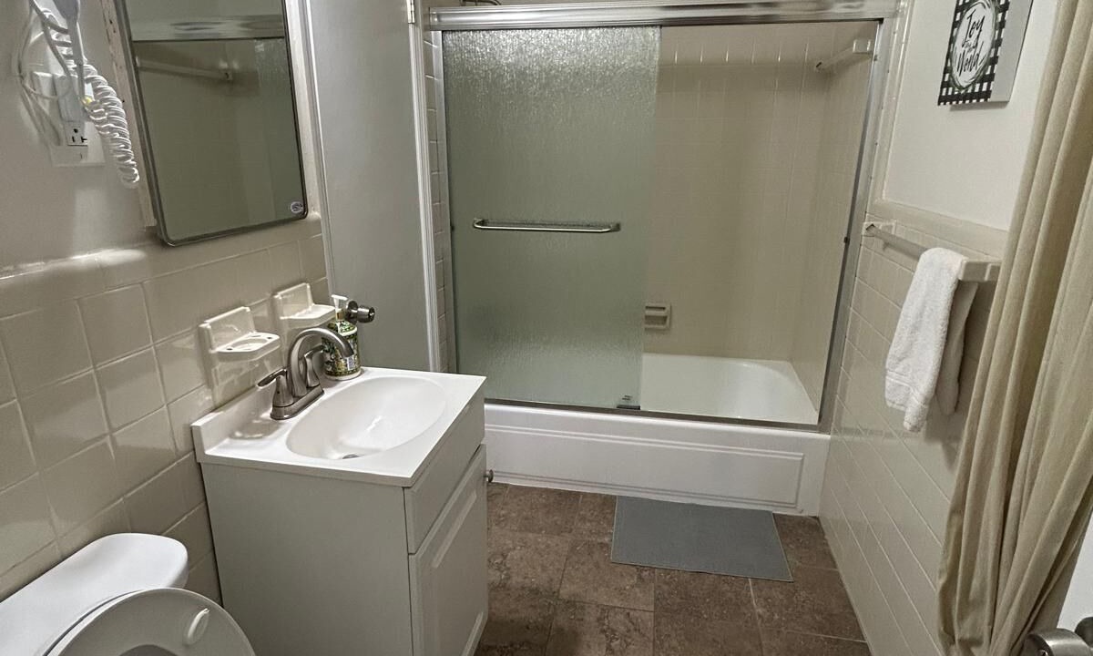 Photo of Bathroom in East Memphis