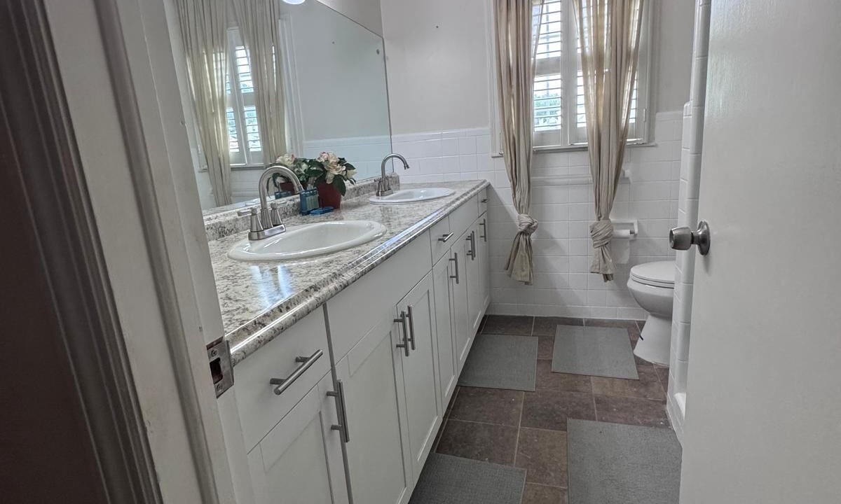 Photo of Bathroom in East Memphis