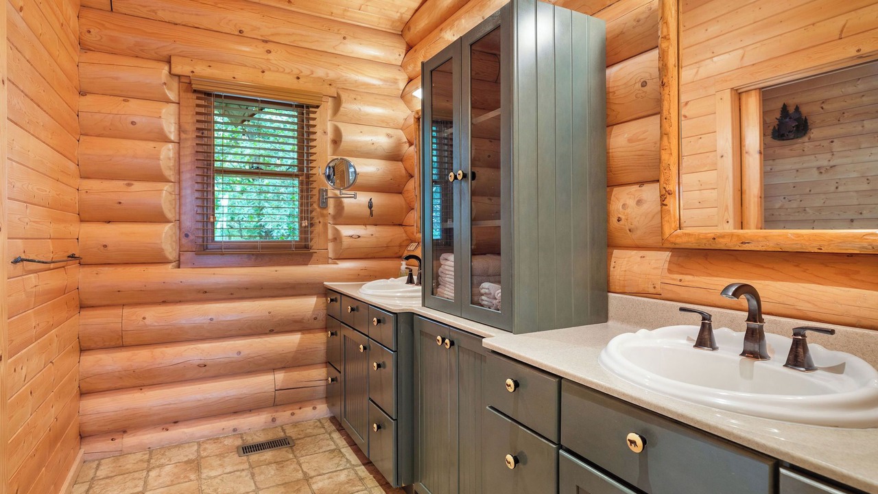 Photo of Bathroom in Kimberling City