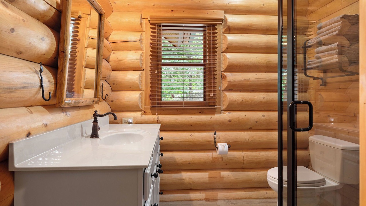 Photo of Bathroom in Kimberling City