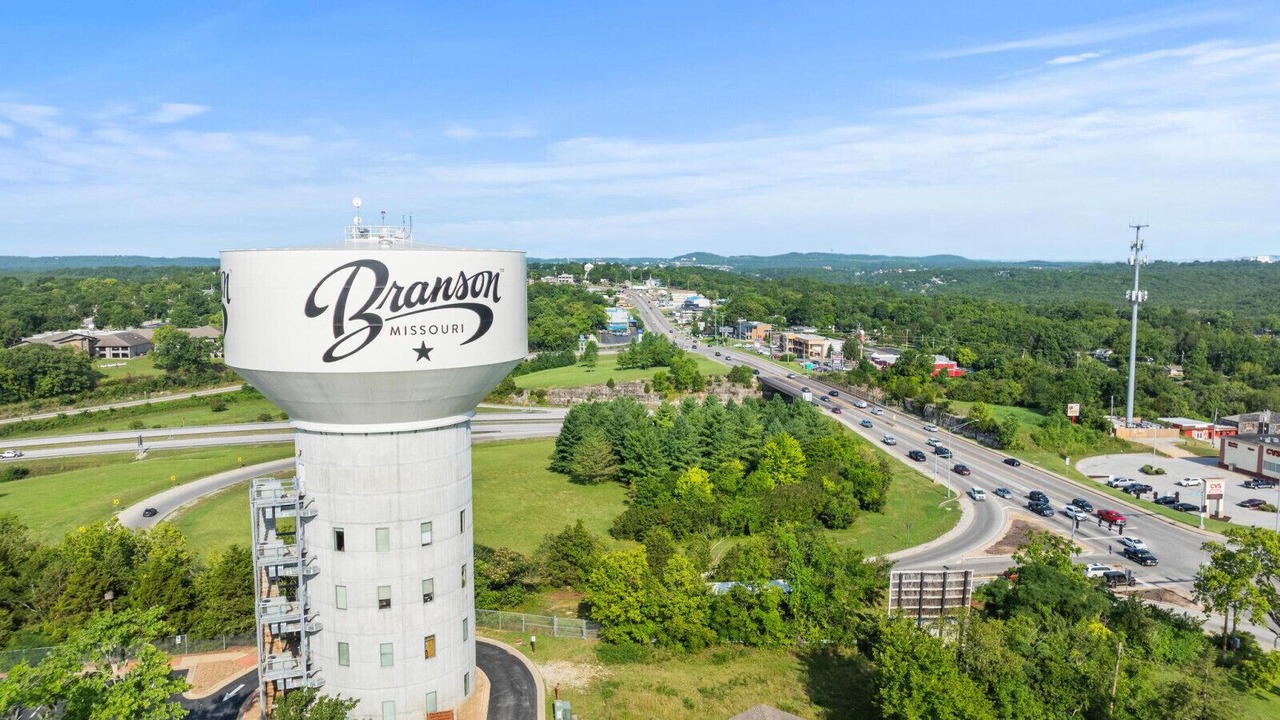 Photo of Others in Downtown Branson