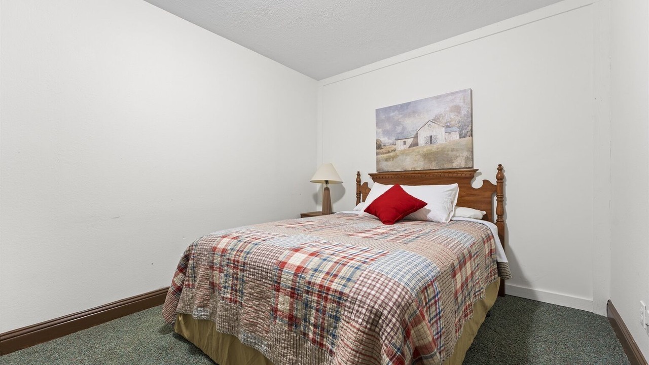Photo of Bedroom in Branson West