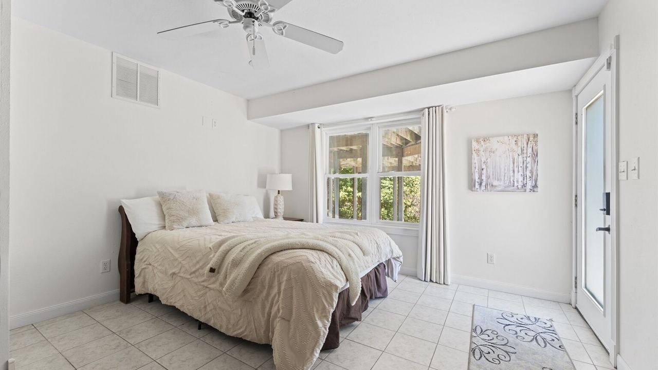 Photo of Bedroom in Branson West