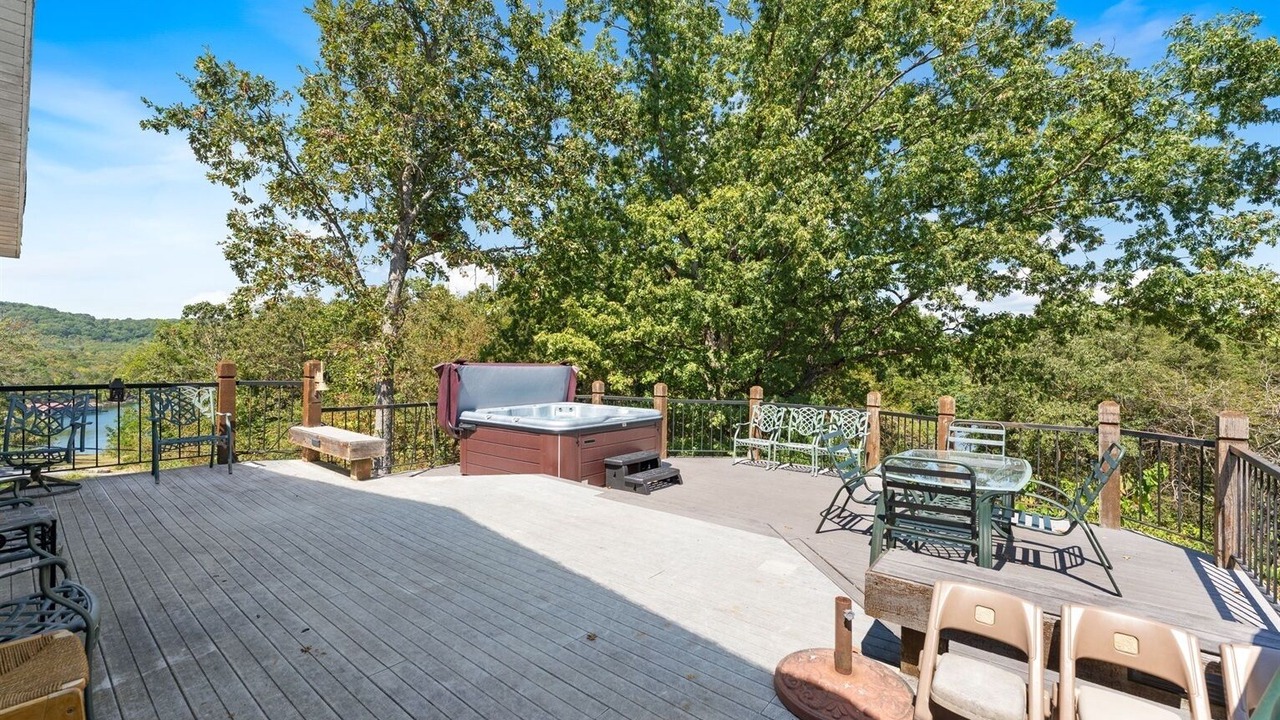 Photo of Patio Balcony in Branson West