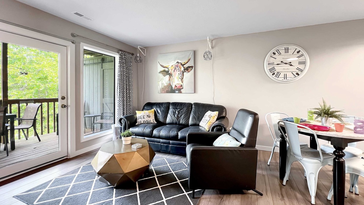 Photo of Livingroom in Notch Estates
