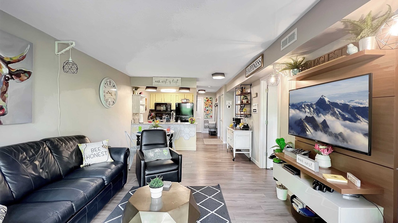 Photo of Livingroom in Notch Estates