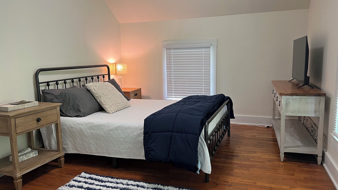 Photo of Bedroom in Lawrence