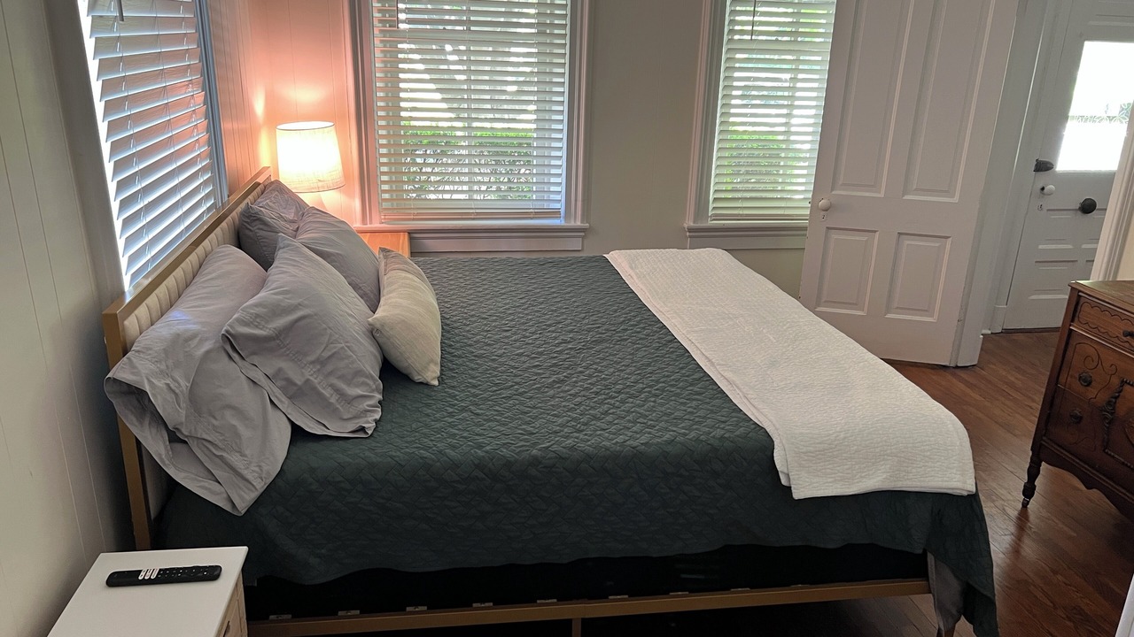 Photo of Bedroom in Lawrence
