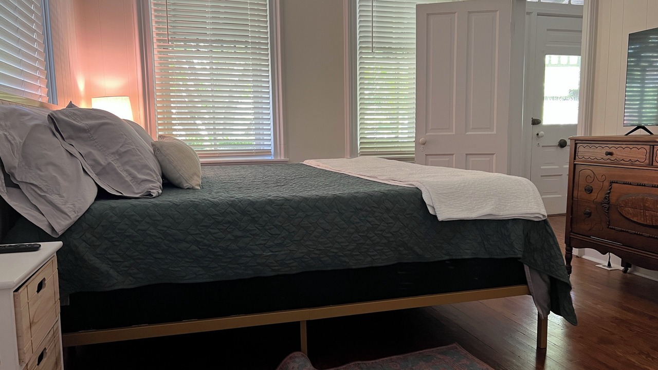 Photo of Bedroom in Lawrence