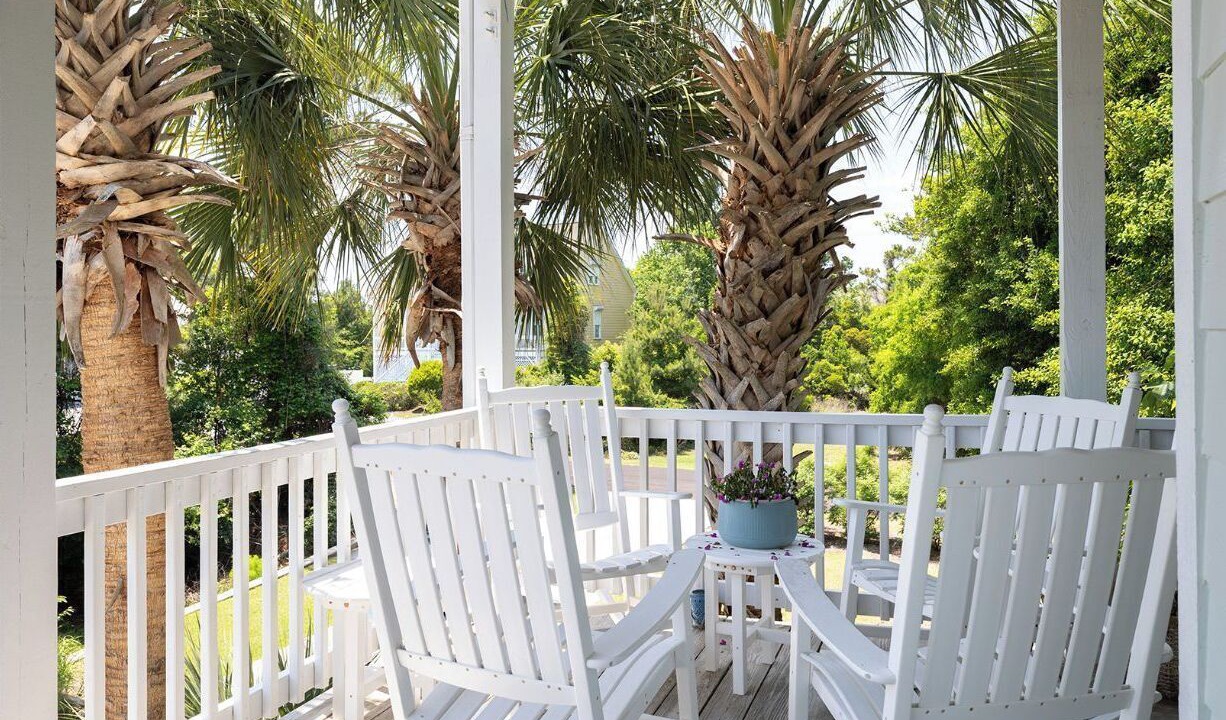 Photo of Patio Balcony in Emerald Isle