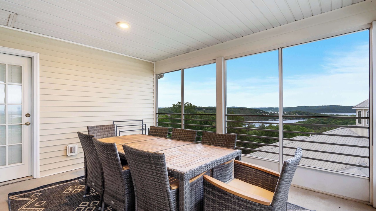 Photo of Patio Balcony in Kimberling City