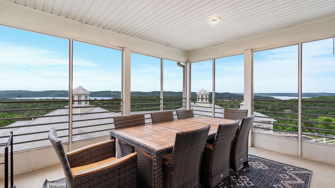 Photo of Patio Balcony in Kimberling City