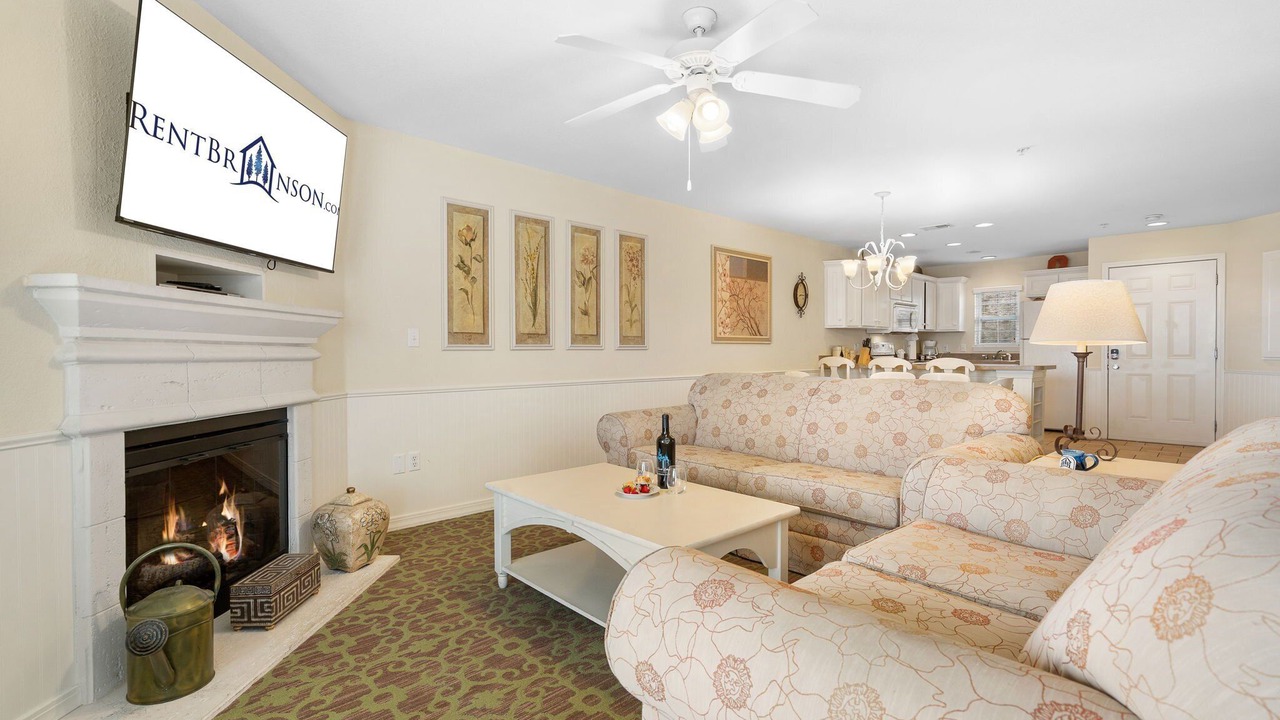 Photo of Livingroom in Kimberling City