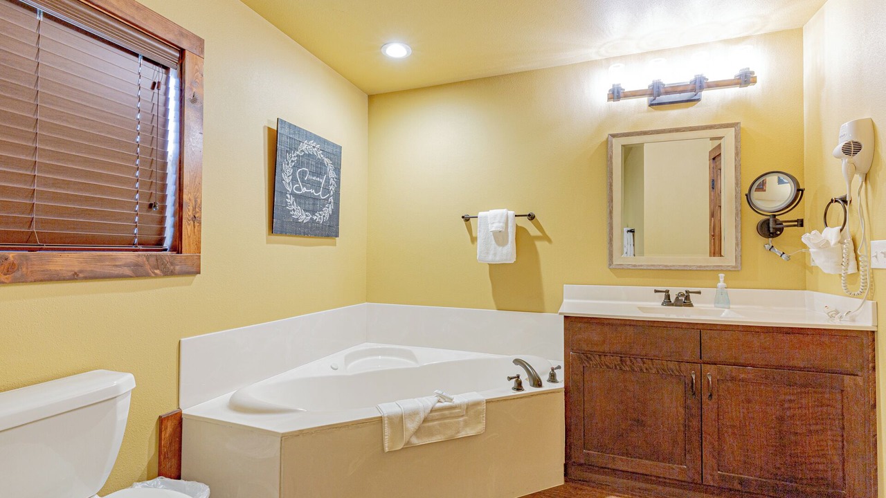 Photo of Bathroom in Reeds Spring