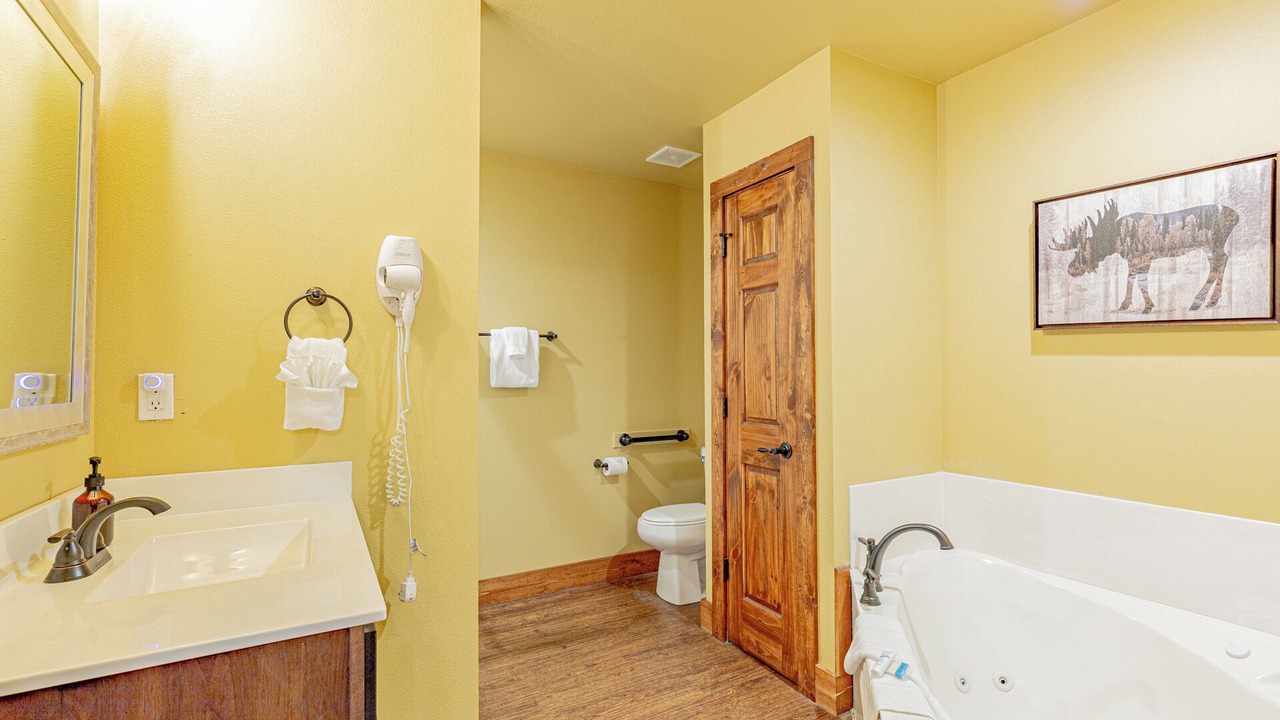 Photo of Bathroom in Reeds Spring