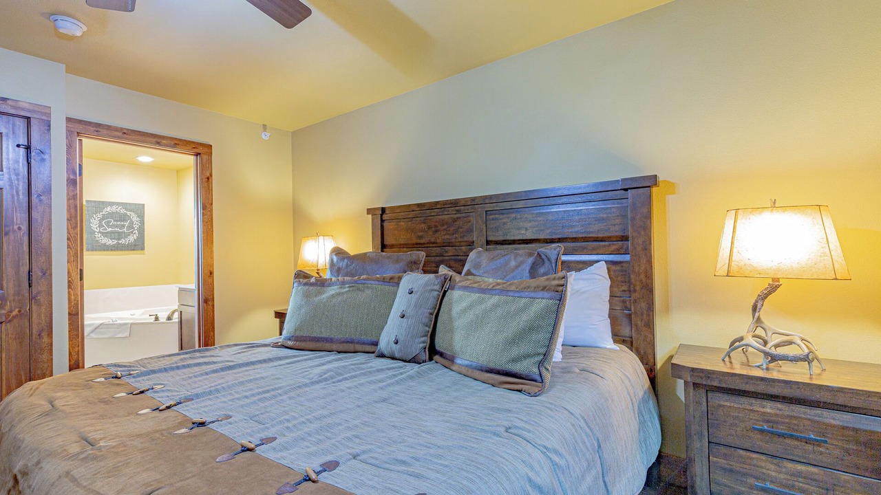 Photo of Bedroom in Reeds Spring