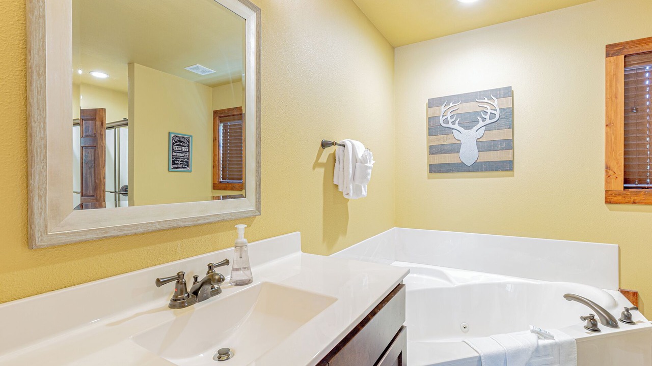 Photo of Bathroom in Reeds Spring