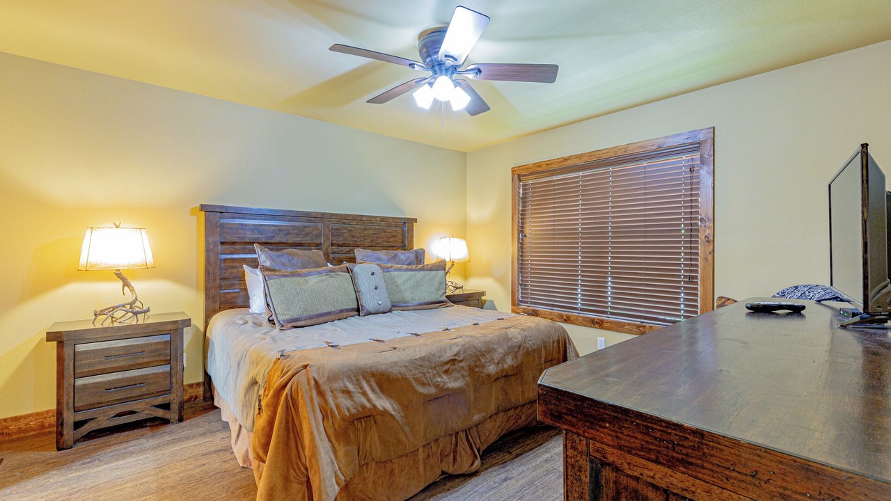 Photo of Bedroom in Reeds Spring