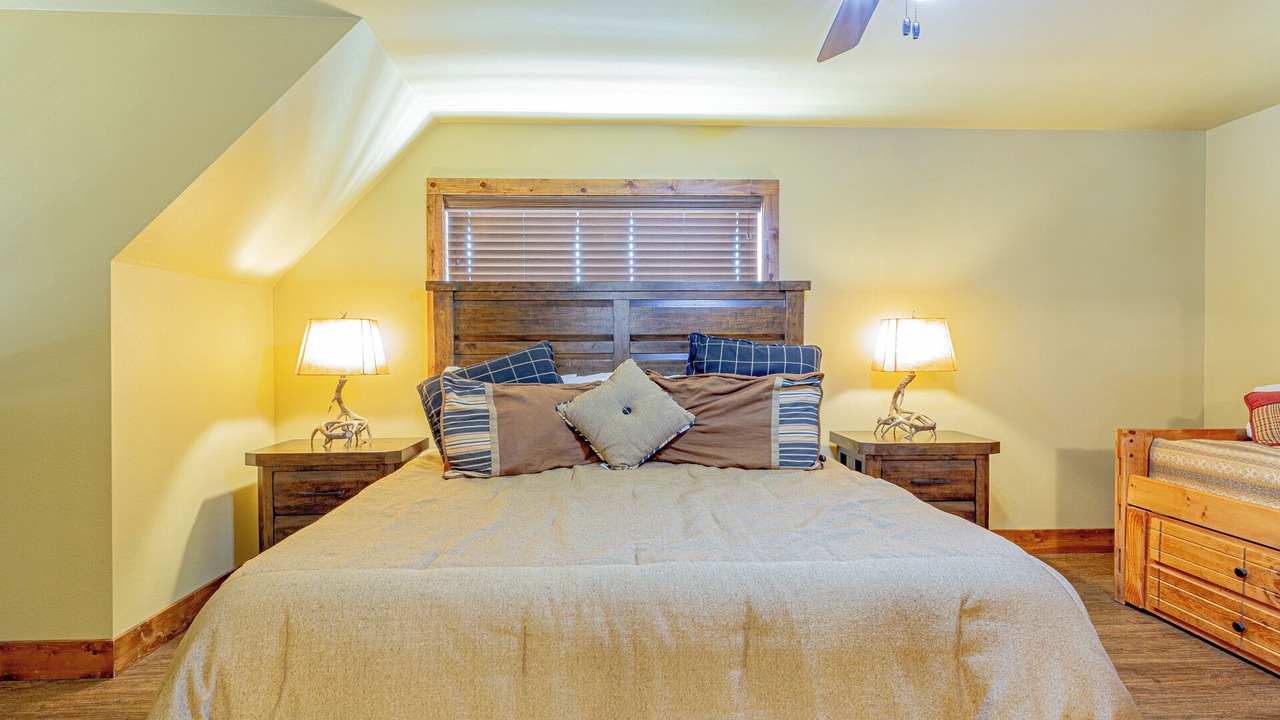 Photo of Bedroom in Reeds Spring