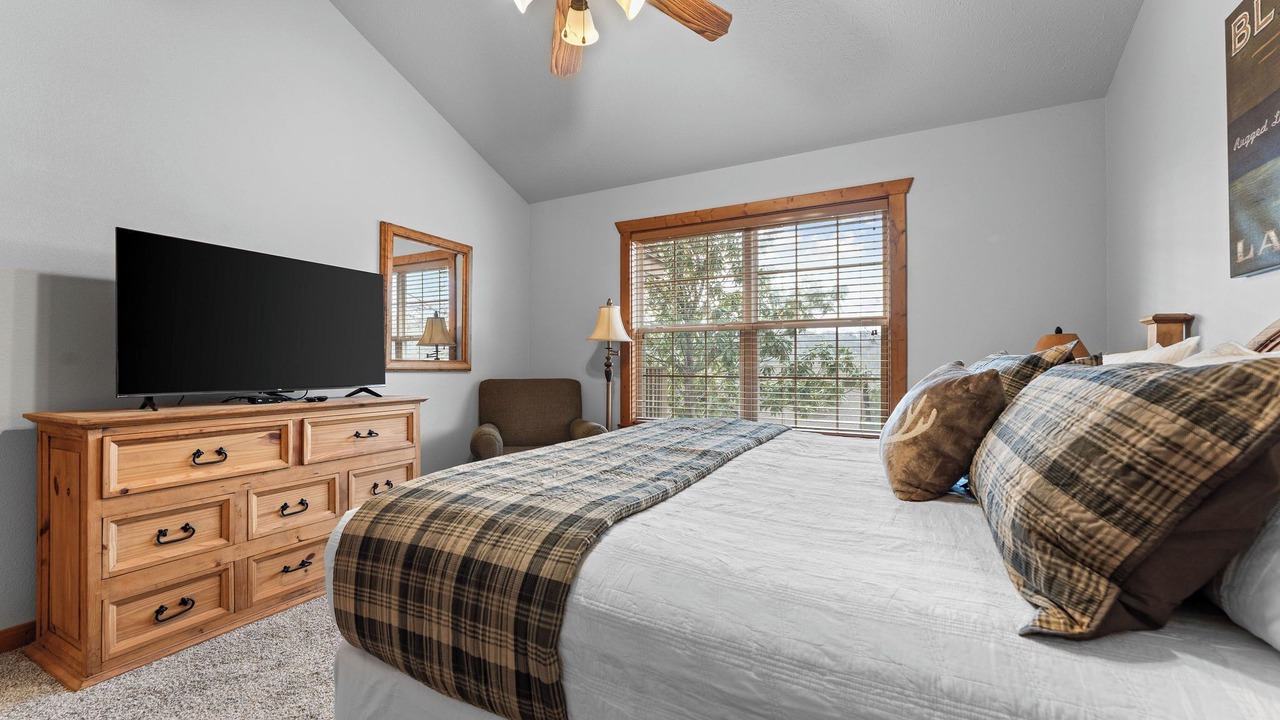 Photo of Bedroom in Reeds Spring