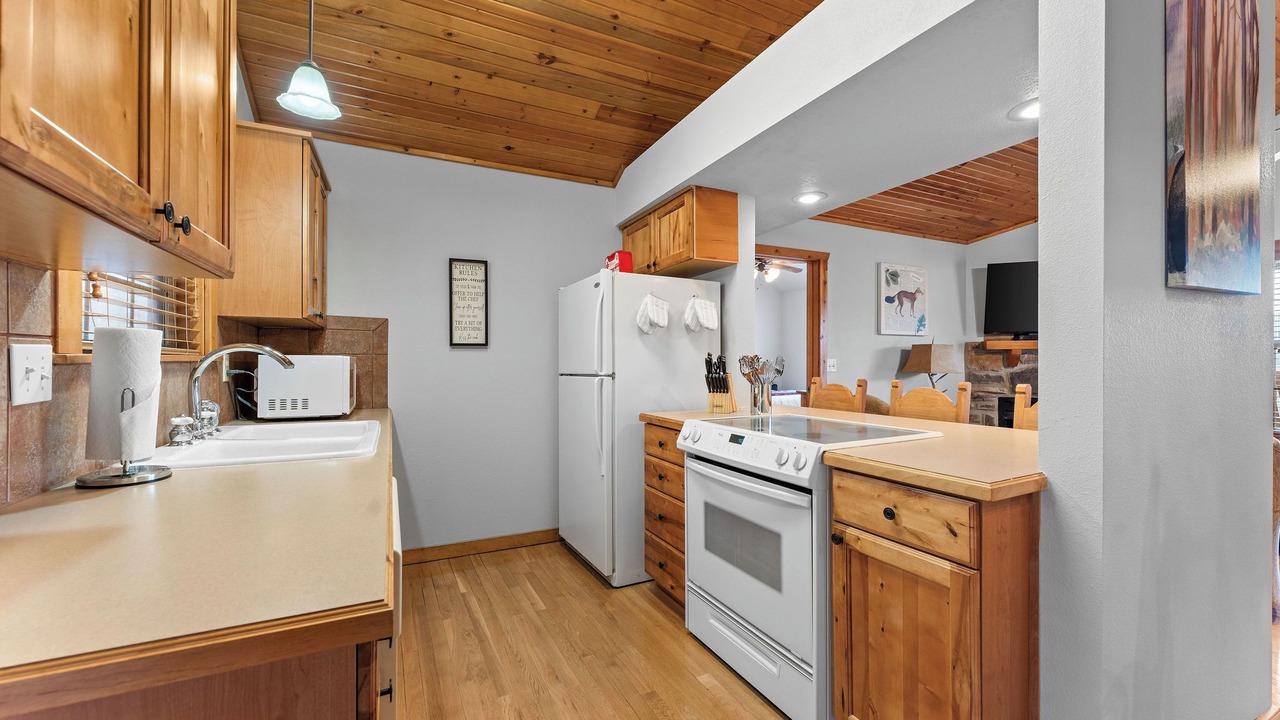 Photo of Kitchen in Reeds Spring