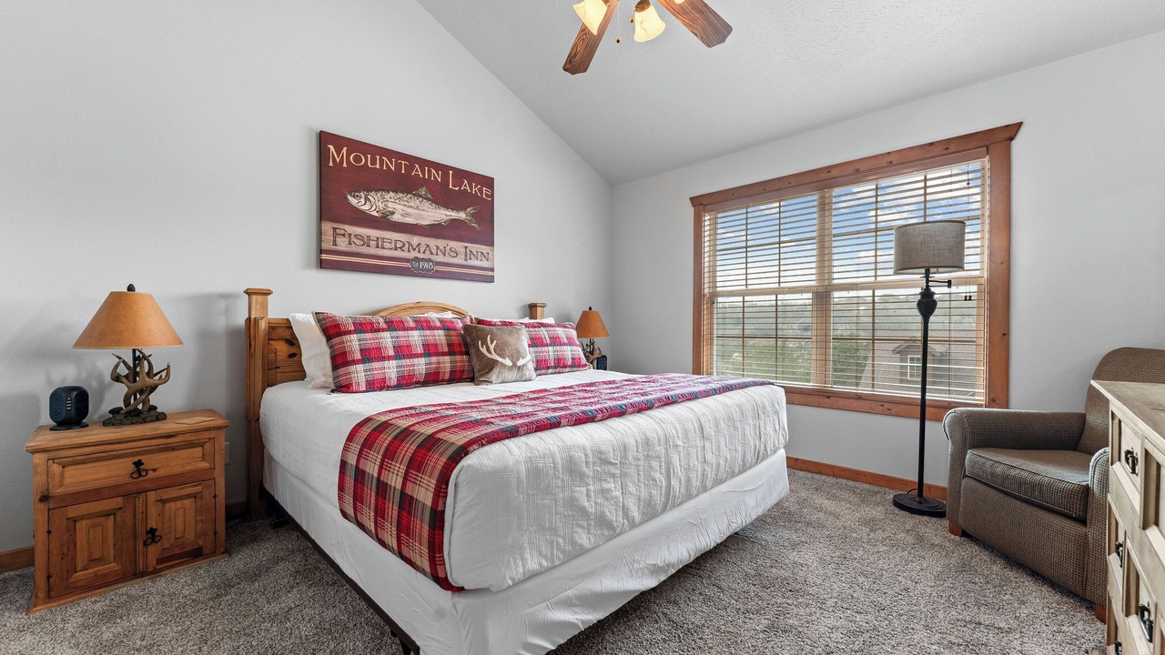 Photo of Bedroom in Reeds Spring
