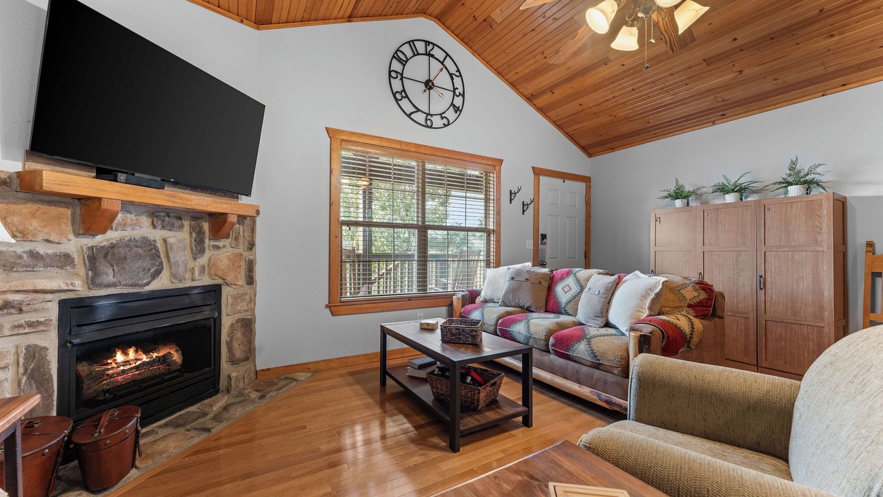 Photo of Livingroom in Reeds Spring