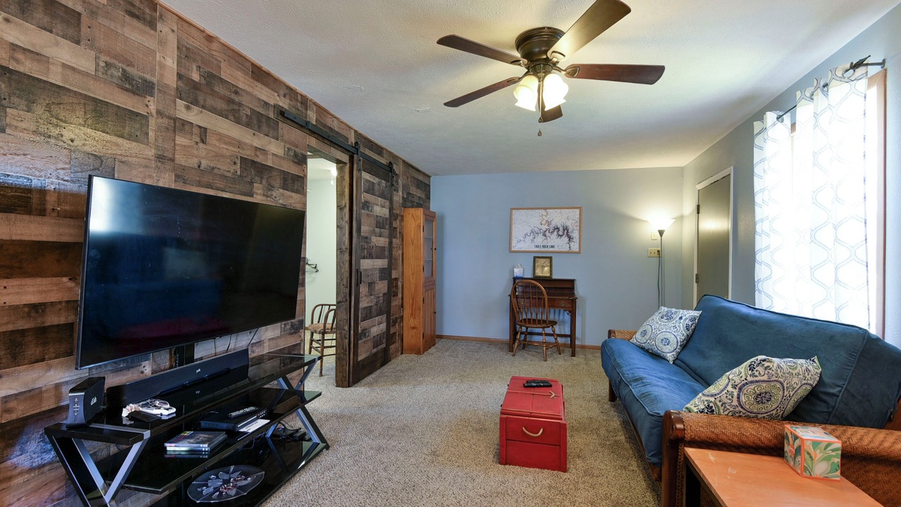 Photo of Bedroom in Shell Knob