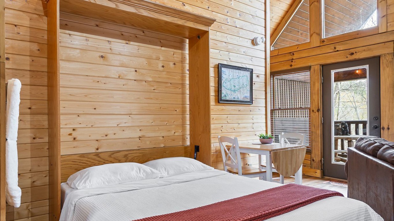 Photo of Bedroom in Wears Valley