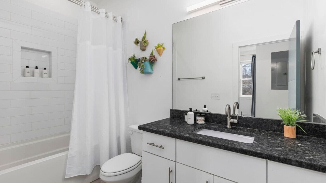 Photo of Bathroom in Hillsboro Village