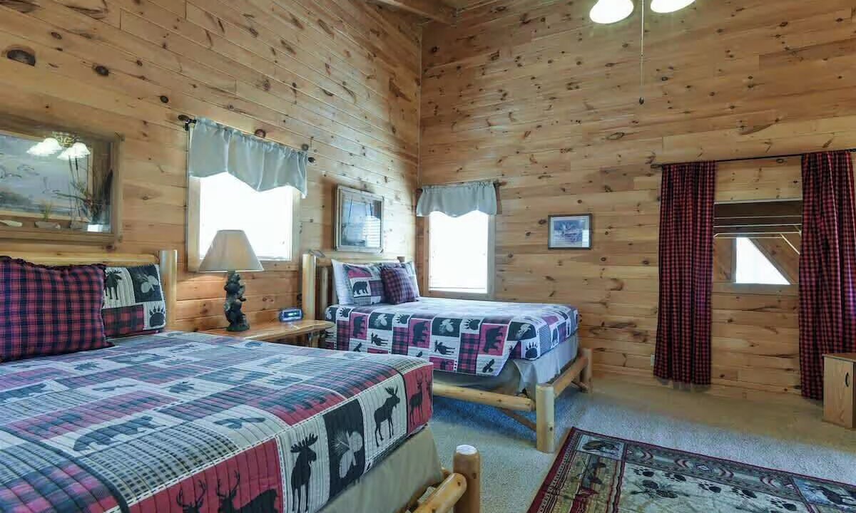 Photo of Bedroom in Branson Cedars