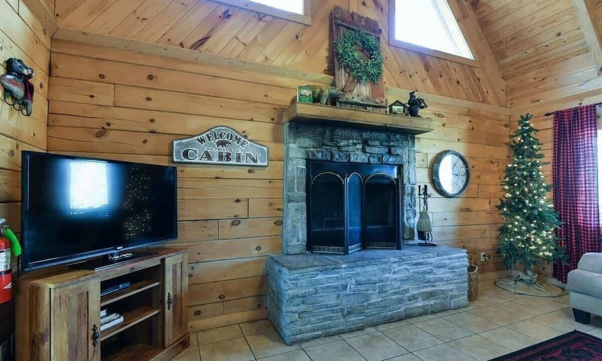 Photo of Livingroom in Branson Cedars