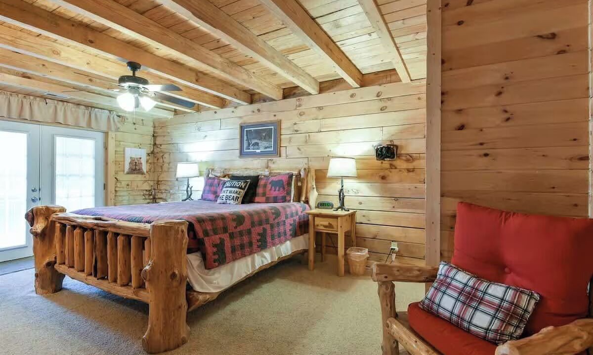Photo of Bedroom in Branson Cedars