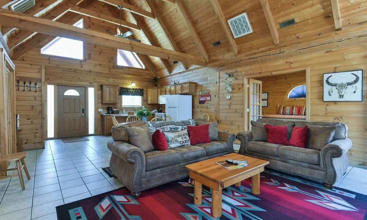 Photo of Livingroom in Branson Cedars