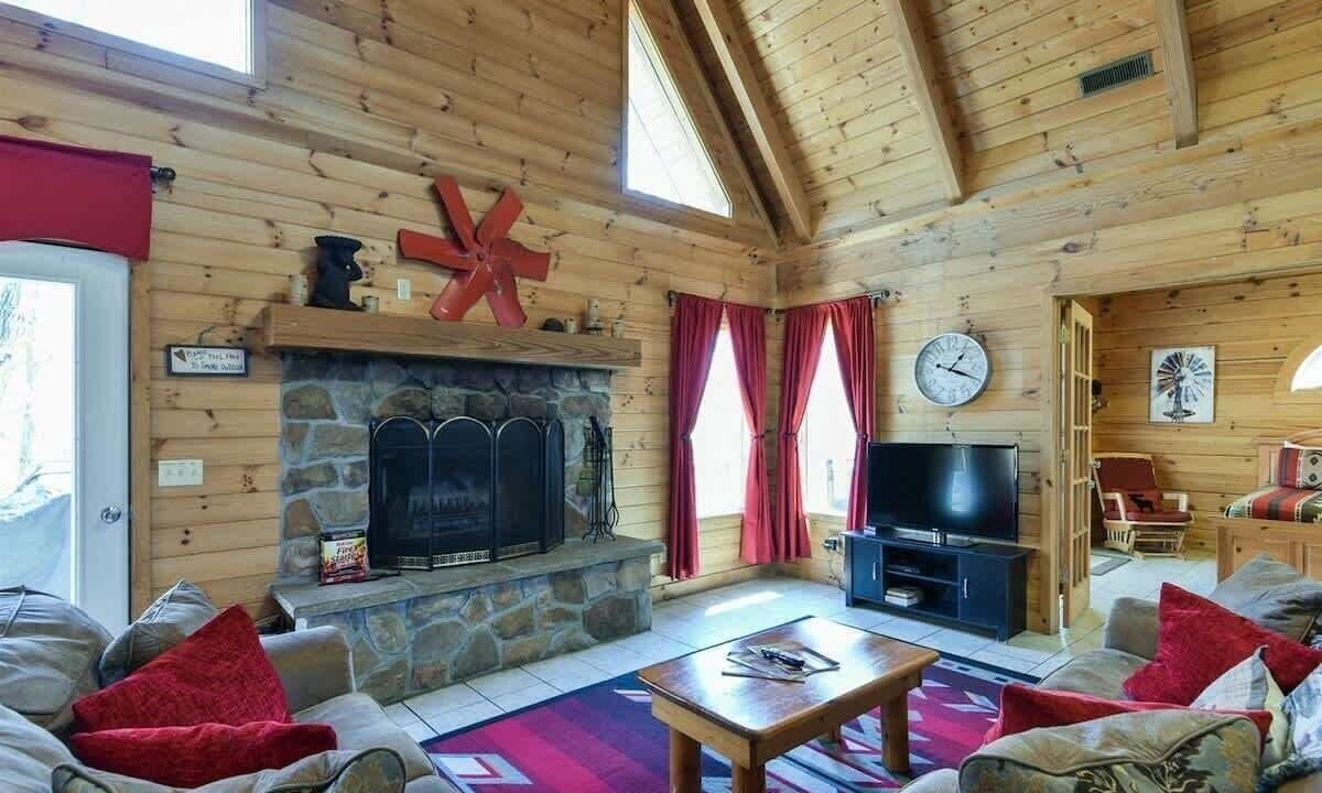Photo of Livingroom in Branson Cedars
