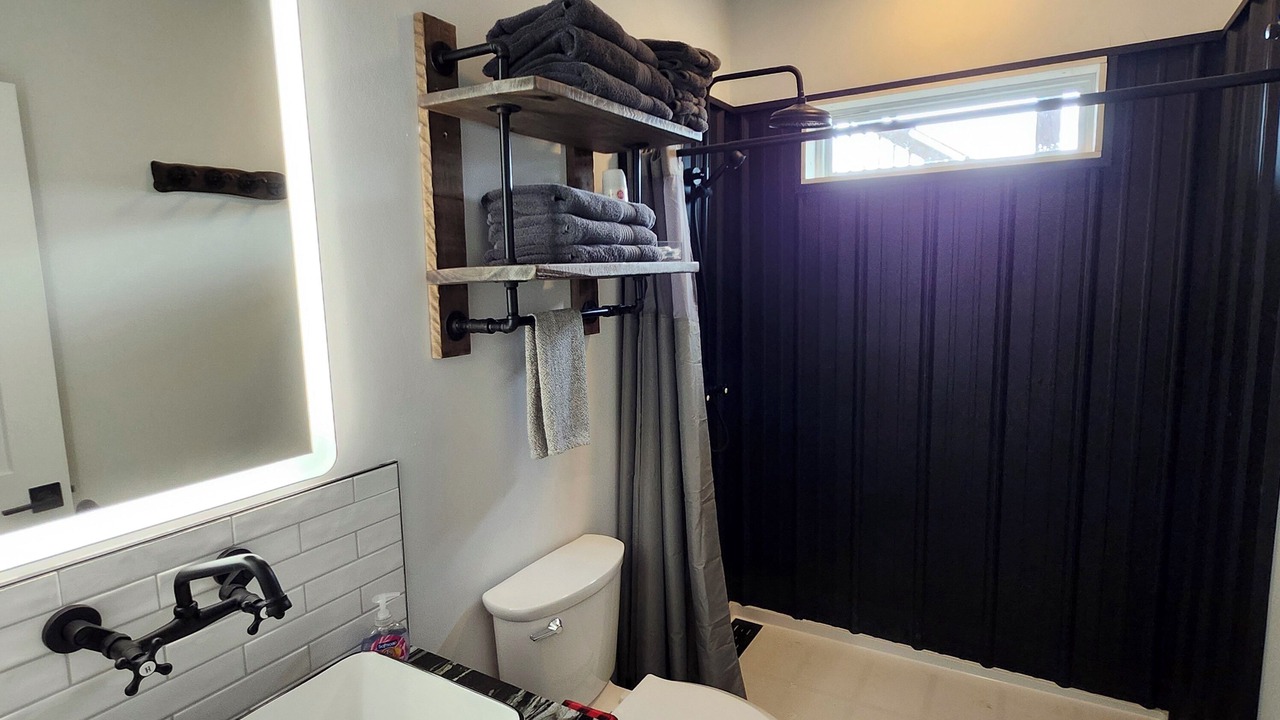 Photo of Bathroom in Ashley Oaks