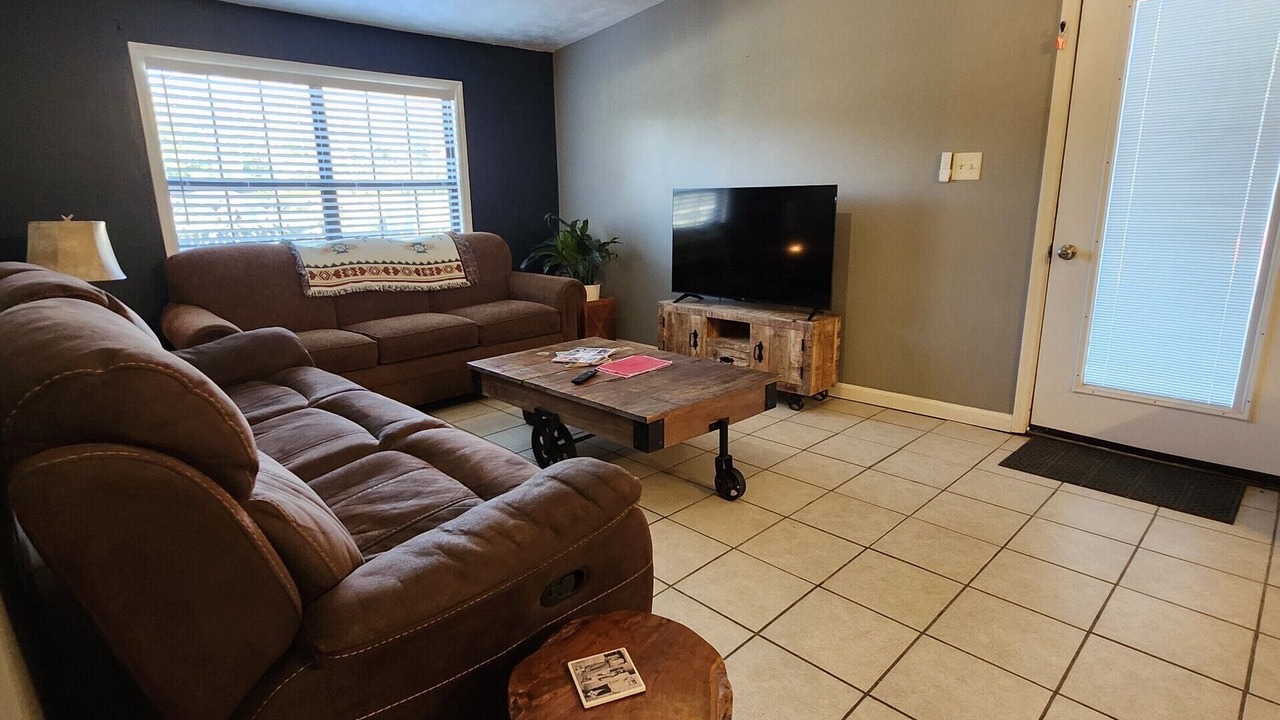 Photo of Livingroom in Ashley Oaks