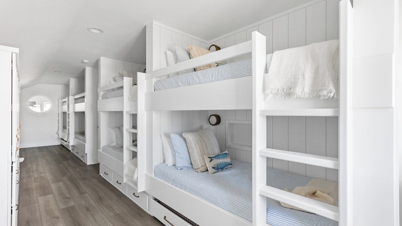 Photo of Bedroom in Topsail Beach