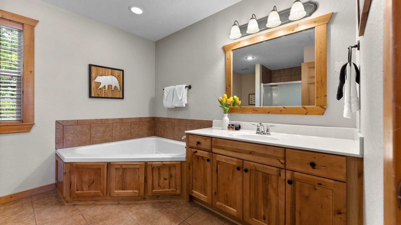 Photo of Bathroom in Reeds Spring