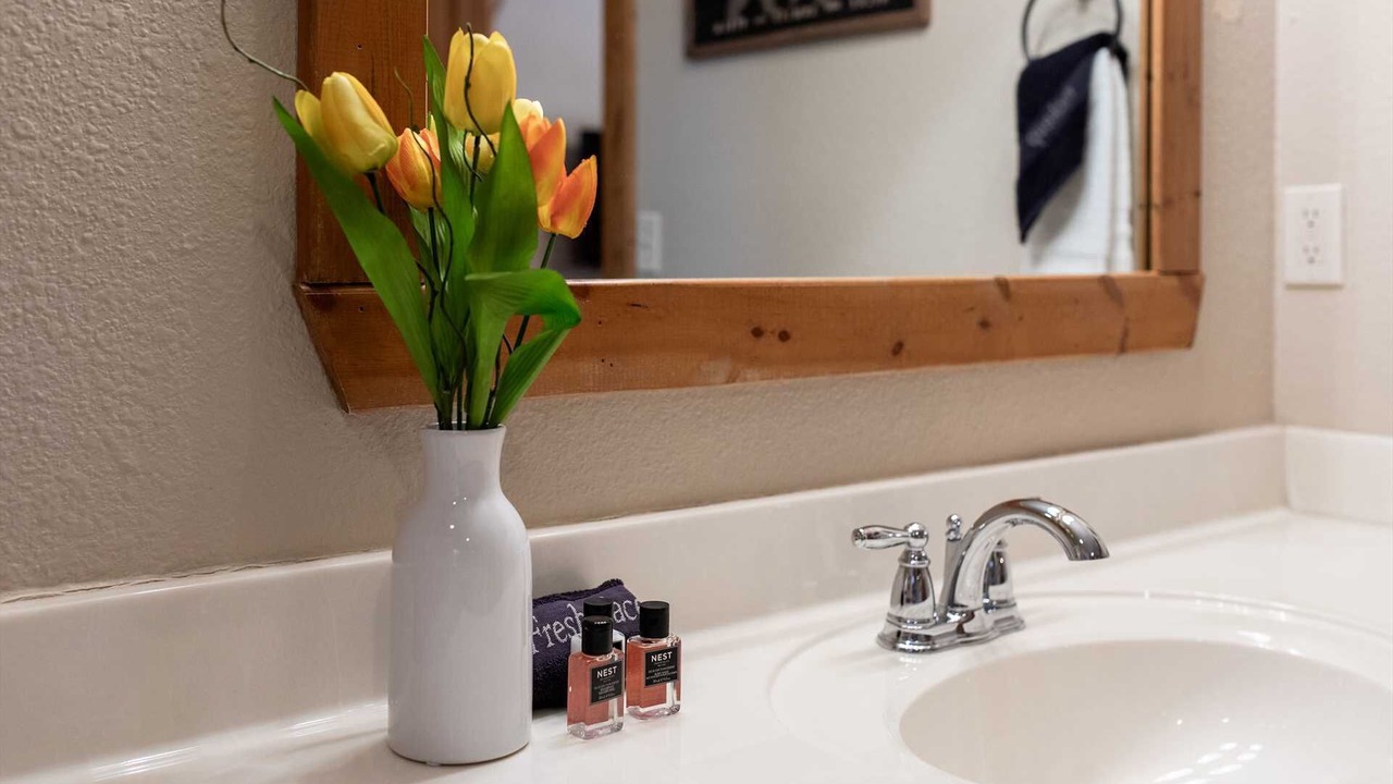 Photo of Bathroom in Reeds Spring