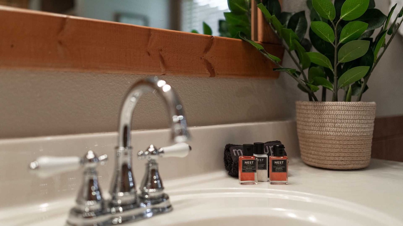Photo of Bathroom in Reeds Spring