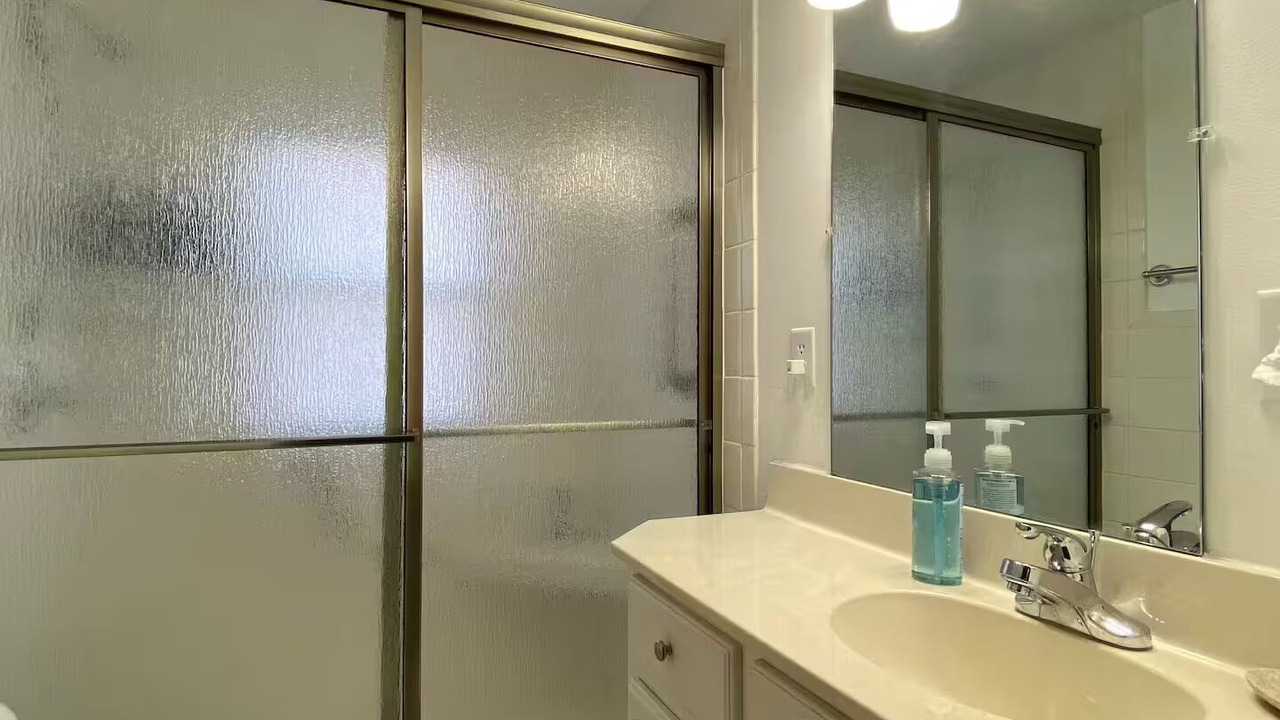 Photo of Bathroom in Munfordville