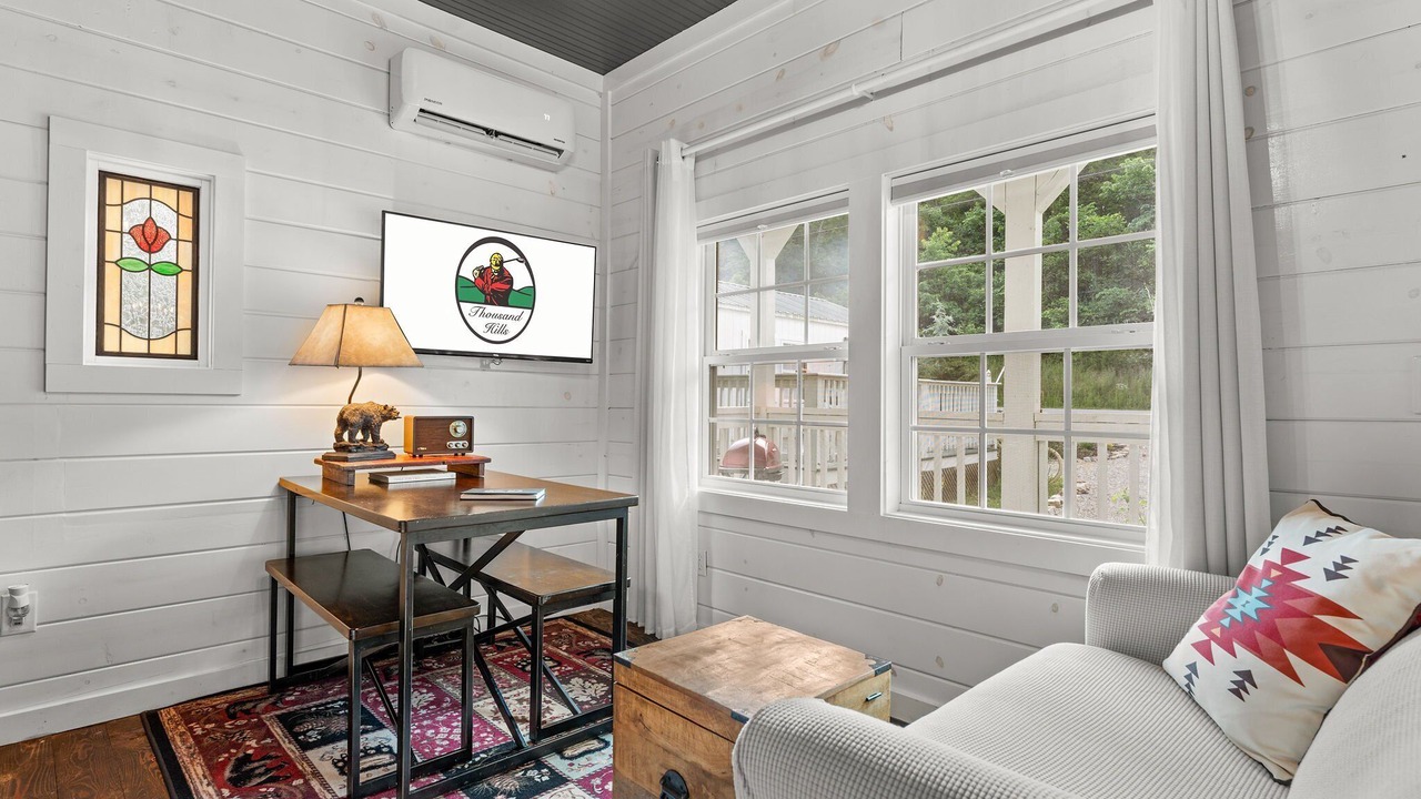 Photo of Livingroom in Blue Eye
