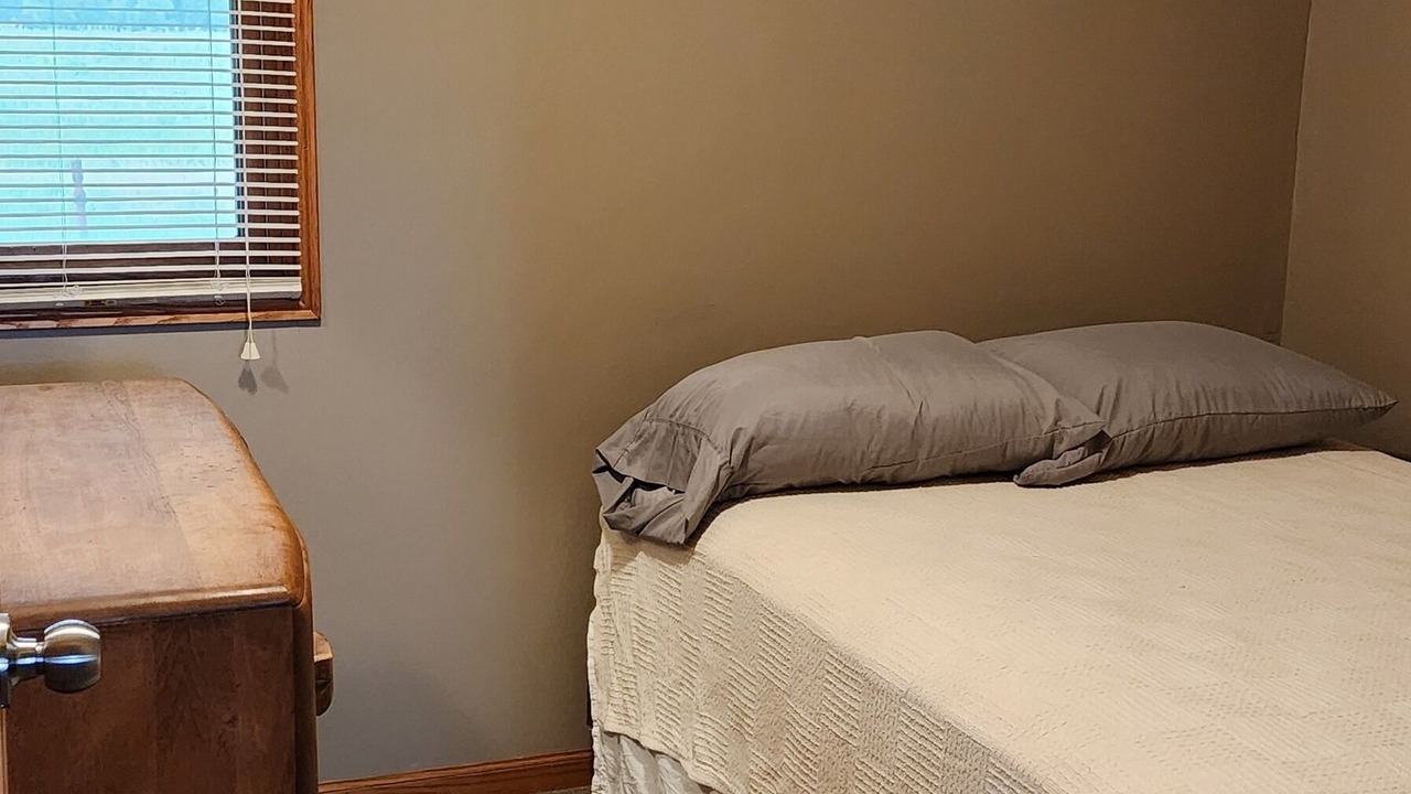 Photo of Bedroom in Holmesville