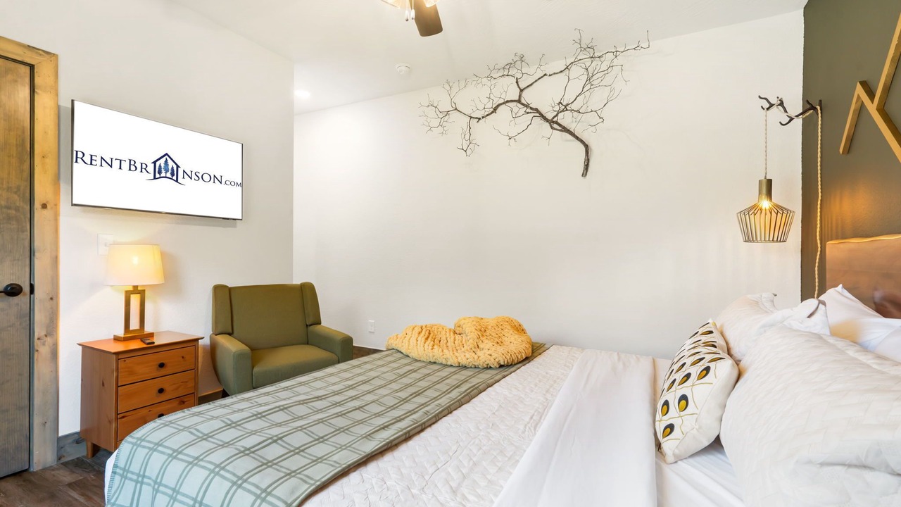 Photo of Bedroom in Hollister