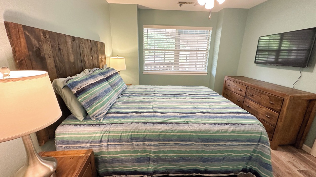 Photo of Bedroom in Reeds Spring