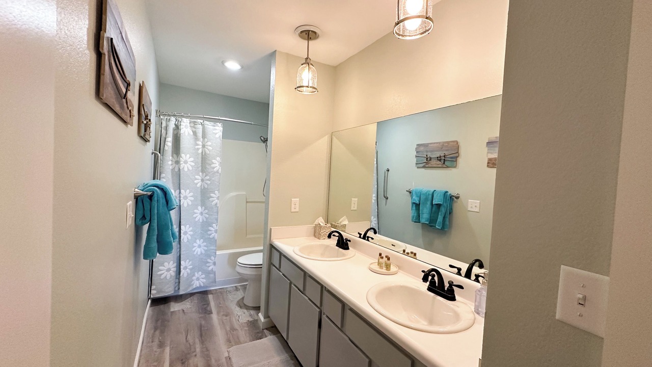 Photo of Bathroom in Reeds Spring